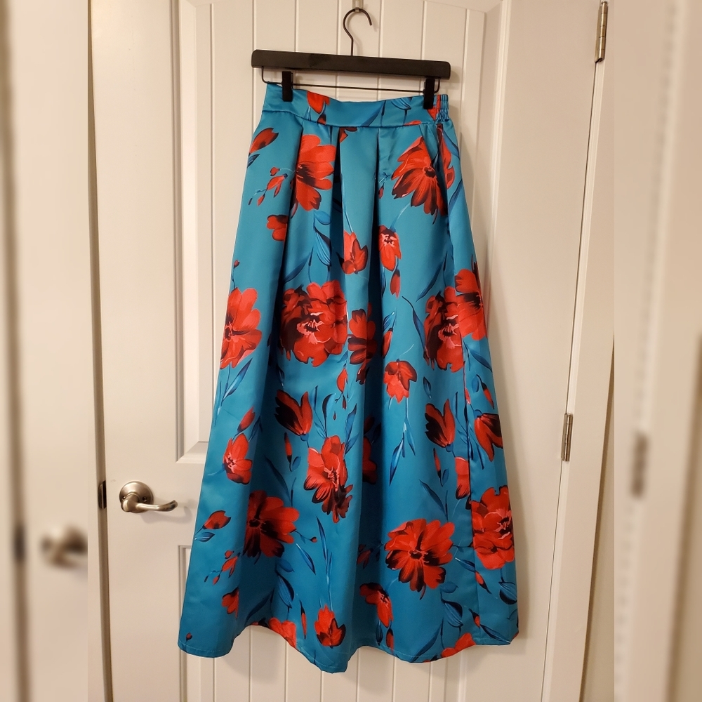Delcoce Bold Floral Print Maxi Skirt with Pockets